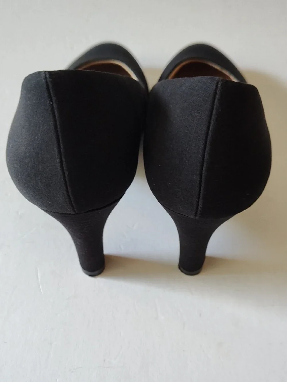Abella sleek black